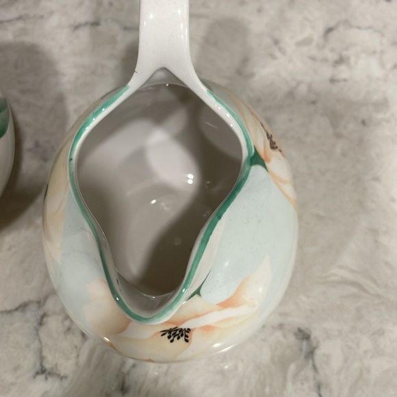 Creamer and sugar - Picture 6 of 6